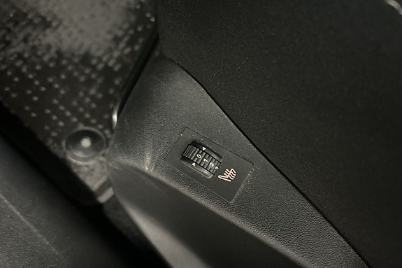 Peugeot 208 12 of 27
