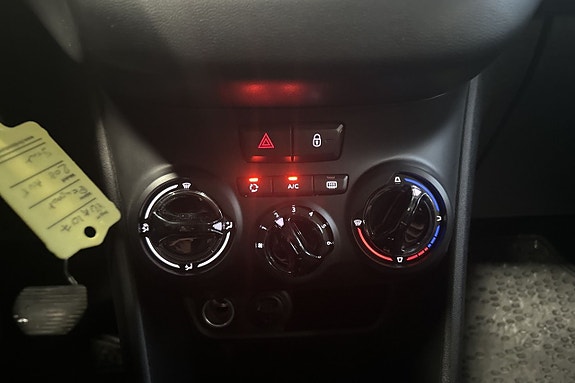 Peugeot 208 20 of 27