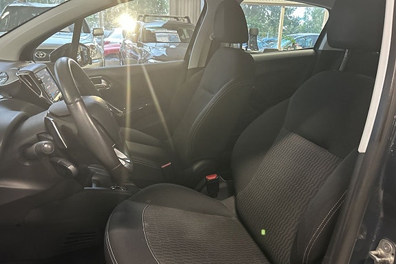 Peugeot 208 10 of 27