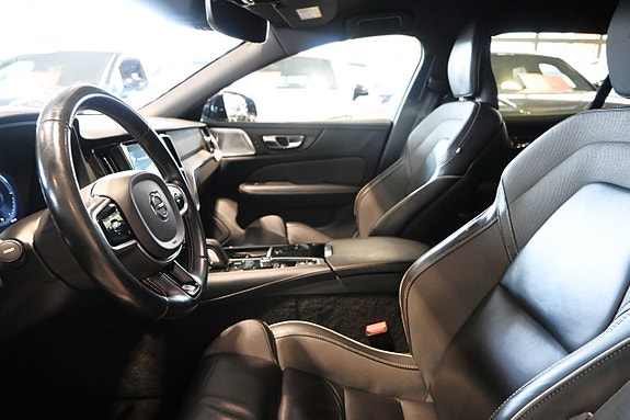 Volvo V60 8 of 30