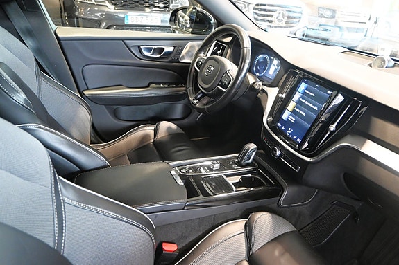 Volvo V60 10 of 30