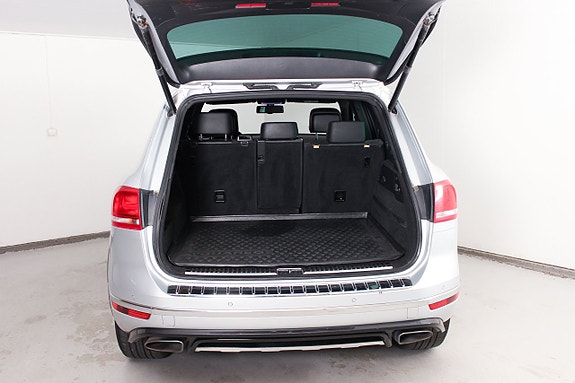Volkswagen Touareg 27 of 27
