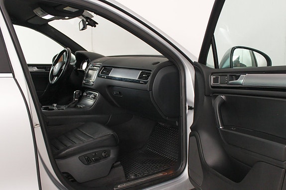 Volkswagen Touareg 22 of 27