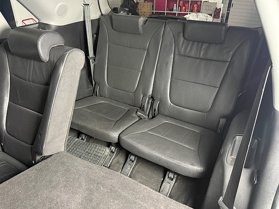 Kia Sorento 12 of 22