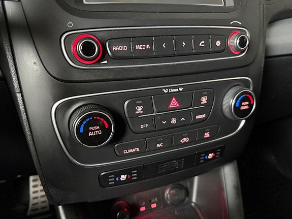 Kia Sorento 18 of 22