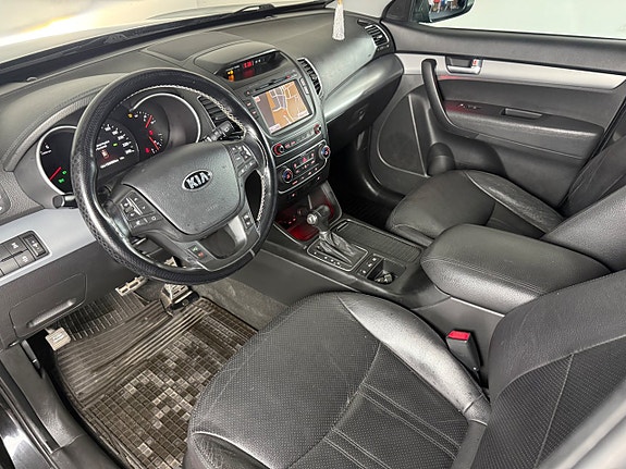 Kia Sorento 9 of 22