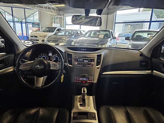 Subaru Legacy 7 of 9