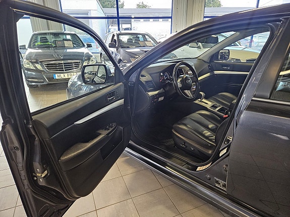 Subaru Legacy 6 of 9