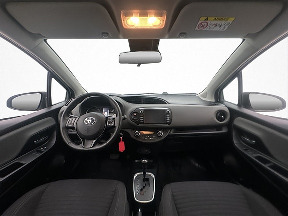 Toyota Yaris 12 of 30