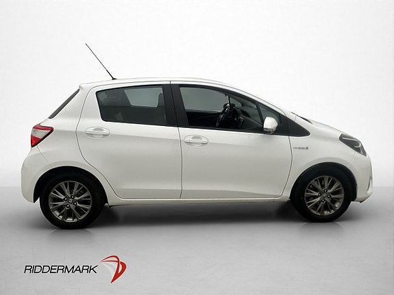 Toyota Yaris 9 of 30