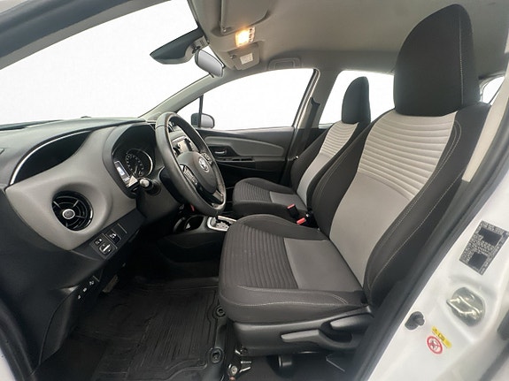 Toyota Yaris 11 of 30