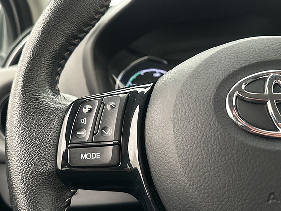 Toyota Yaris 16 of 30