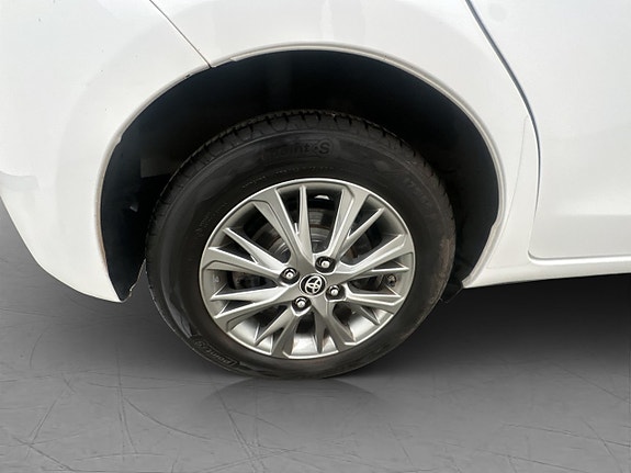 Toyota Yaris 30 of 30