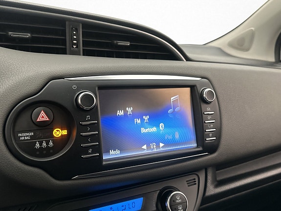 Toyota Yaris 22 of 30