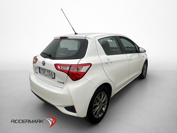 Toyota Yaris 8 of 30