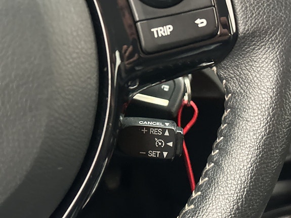 Toyota Yaris 19 of 30