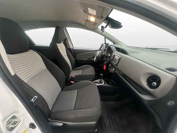 Toyota Yaris 26 of 30