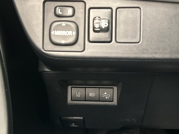 Toyota Yaris 14 of 30