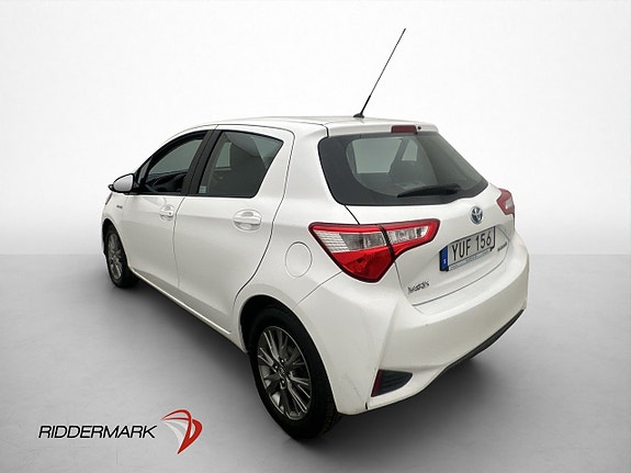 Toyota Yaris 6 of 30
