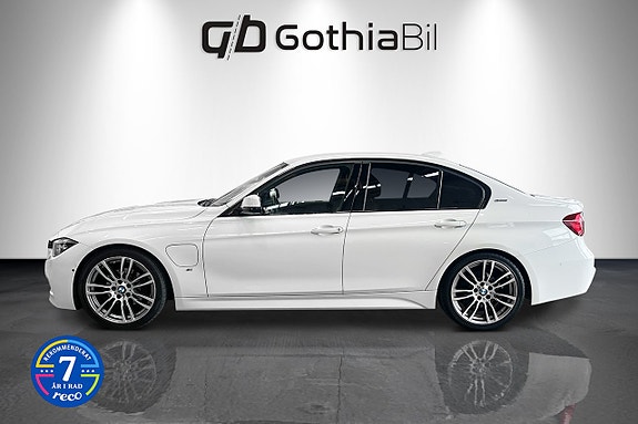 BMW 330e 8 of 16