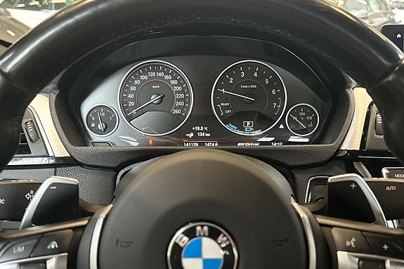 BMW 330e 13 of 16