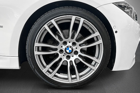 BMW 330e 9 of 16