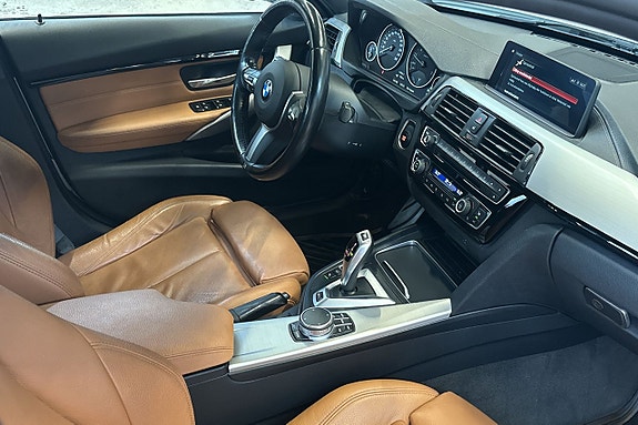 BMW 330e 10 of 16