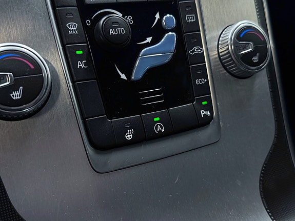 Volvo XC60 17 of 28