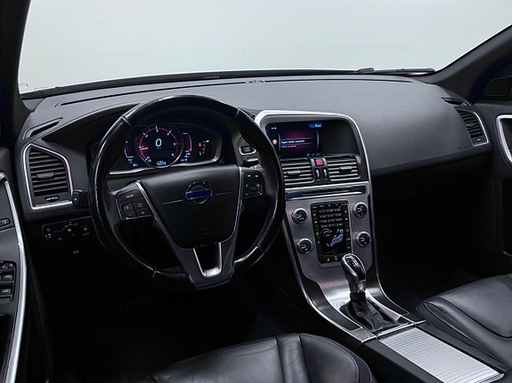 Volvo XC60 14 of 28