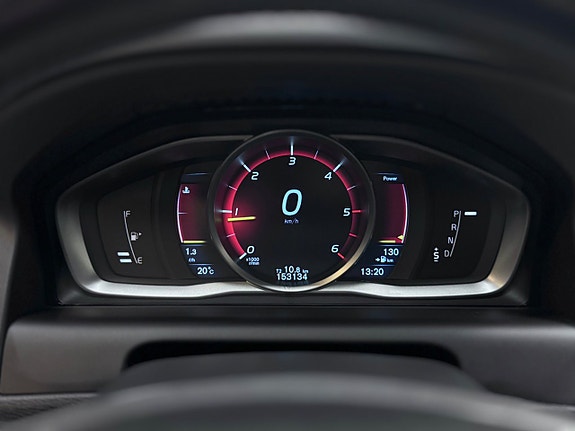 Volvo XC60 20 of 28