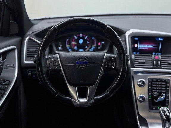 Volvo XC60 13 of 28