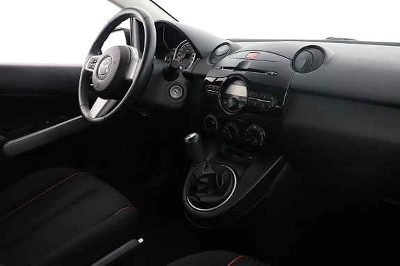 Mazda 2 15 of 16