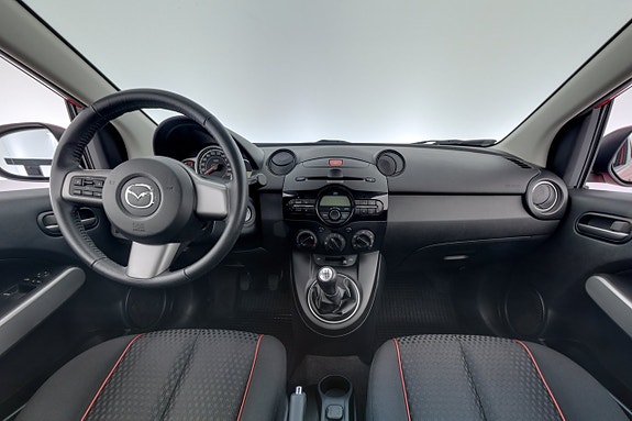Mazda 2 11 of 16