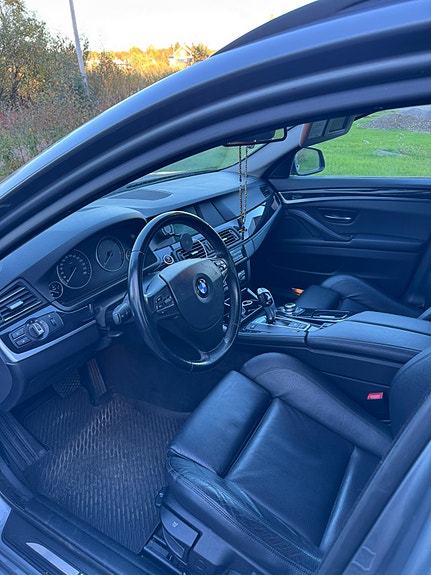 BMW 525d 2 of 7