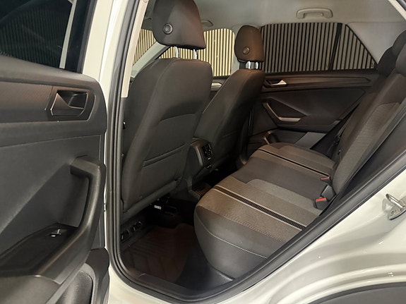 Volkswagen T-Roc 12 of 25