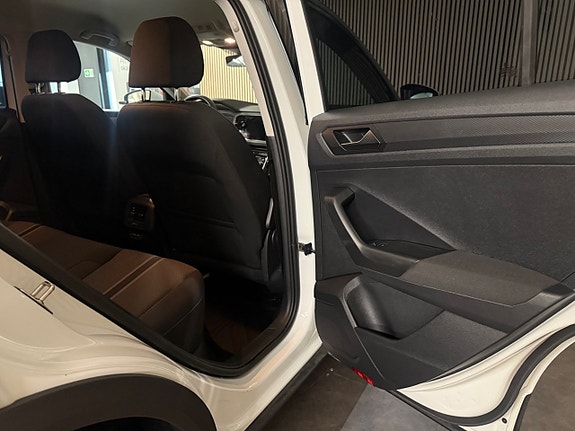 Volkswagen T-Roc 19 of 25