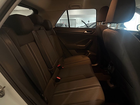 Volkswagen T-Roc 20 of 25