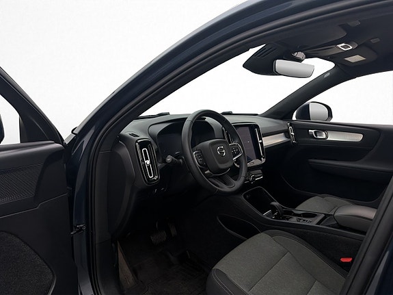 Volvo XC40 11 of 30