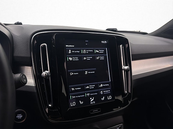 Volvo XC40 24 of 30