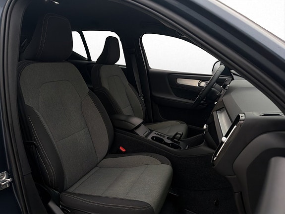 Volvo XC40 27 of 30