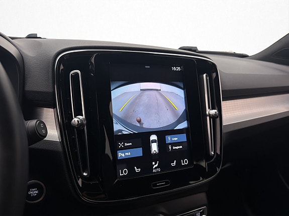 Volvo XC40 19 of 30