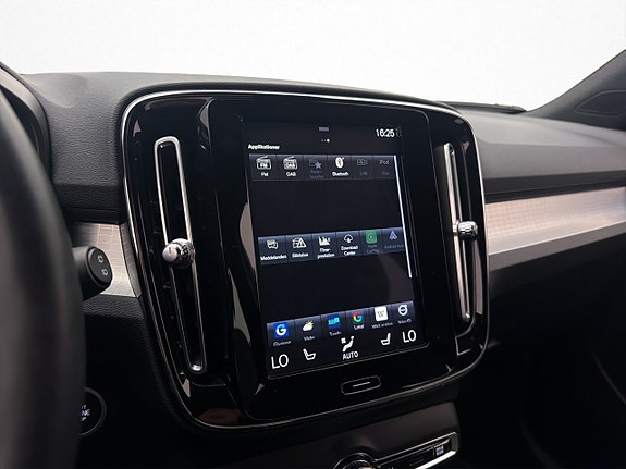 Volvo XC40 23 of 30