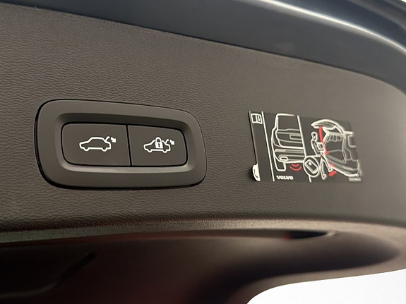 Volvo XC40 30 of 30