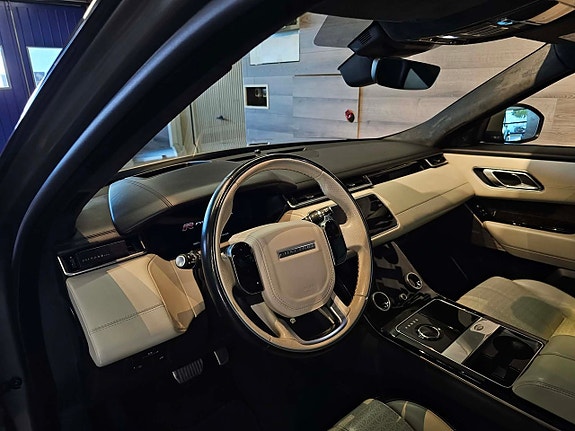 Land Rover Range Rover Velar 4 of 28