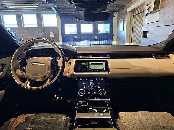 Land Rover Range Rover Velar 12 of 28