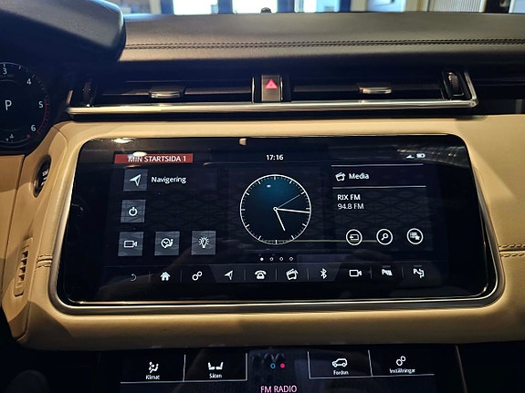 Land Rover Range Rover Velar 16 of 28