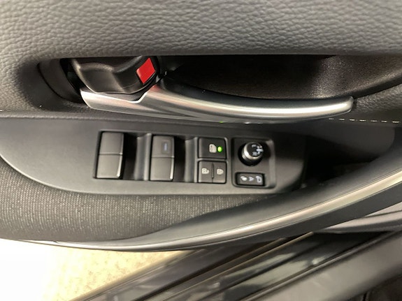Toyota Corolla 12 of 16