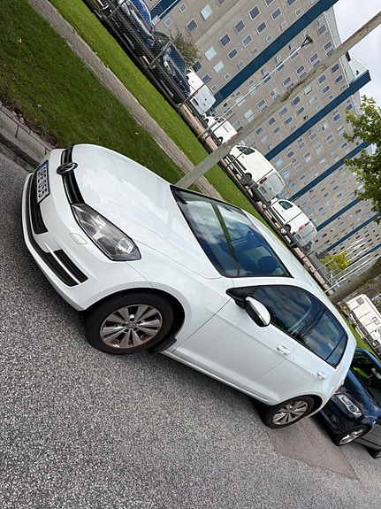 Volkswagen Golf VII 2 of 6