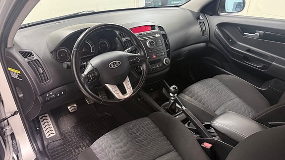 Kia ProCeed 9 of 15