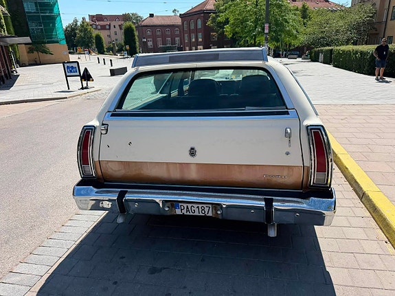Ford LTD 5 of 8